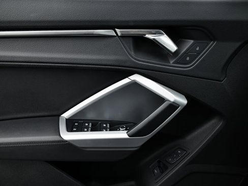 Used 2024 Audi Q3 2.0T Premium image 16