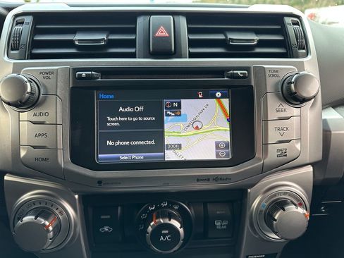 Used 2018 Toyota 4Runner SR5 Premium image 16