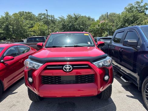 Used 2020 Toyota 4Runner SR5 RWD image 4