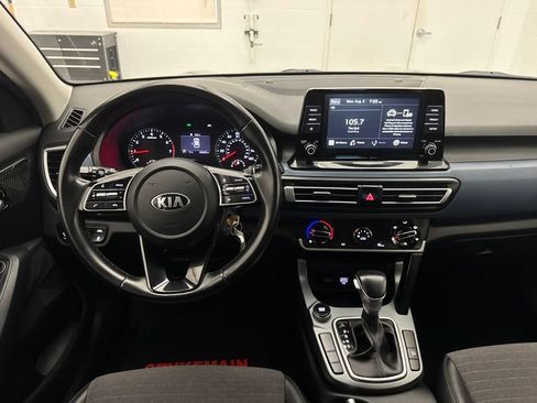 Used 2021 Kia Seltos S FWD image 13