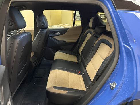 Used 2025 Chevrolet Equinox ACTIV w/ Safety and Technology Package FWD image 7