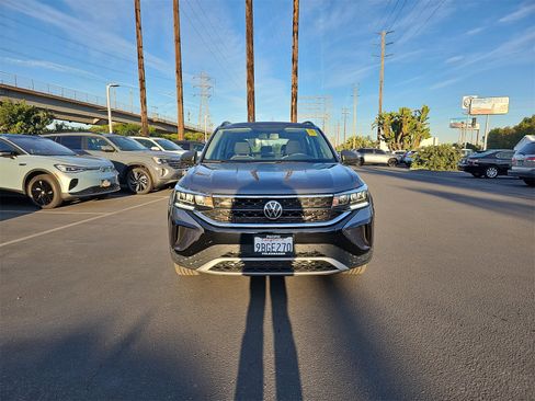 Used 2022 Volkswagen Taos S image 2