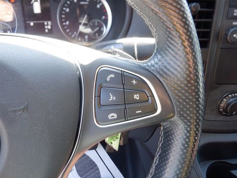 Used 2023 Mercedes-Benz Metris image 21