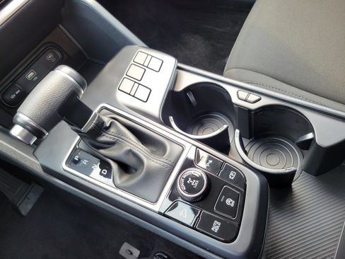 Certified 2025 Kia Sportage LX AWD/4WD image 22