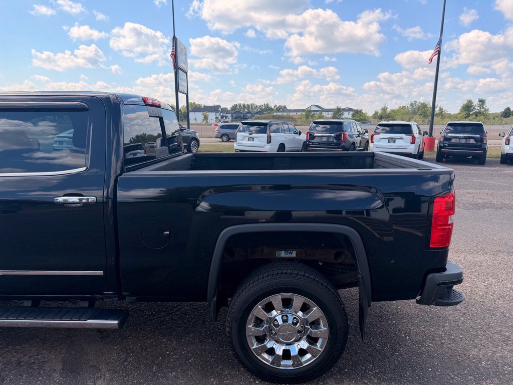 Used 2016 GMC Sierra 2500 Denali w/ Duramax Plus Package AWD/4WD image 9