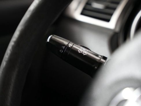 Used 2012 Nissan Versa 1.8 S image 12