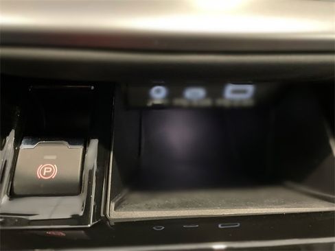 Certified 2025 Subaru Outback Premium w/ Popular Package #1A image 24