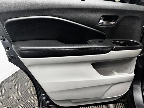 Used 2017 Honda Pilot Touring image 43