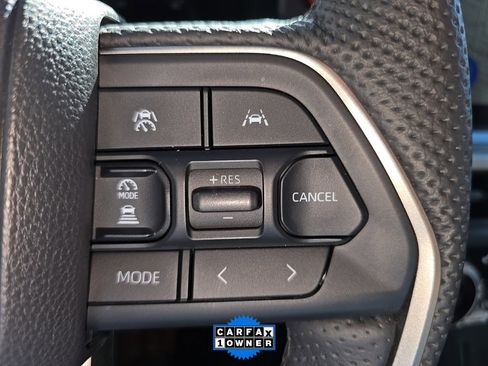 Used 2025 Toyota Tacoma TRD Sport image 32