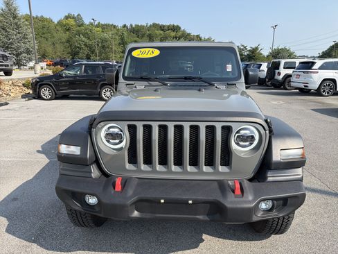 Used 2018 Jeep Wrangler Unlimited Sport S AWD/4WD image 4