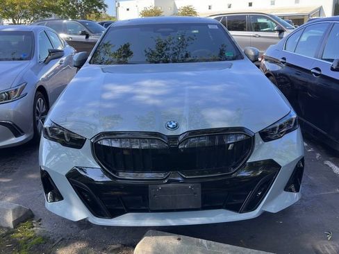 Used 2024 BMW i5 eDrive40i w/ M Sport Package RWD image 12