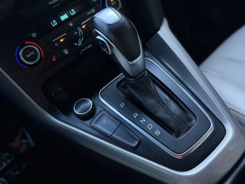 Used 2018 Ford Focus Titanium FWD image 38