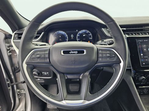 Used 2023 Jeep Grand Cherokee Altitude AWD/4WD image 20