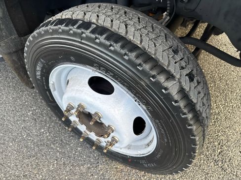 Used 2019 Ford F550 4x4 Crew Cab Super Duty w/ Power Equipment Group image 13