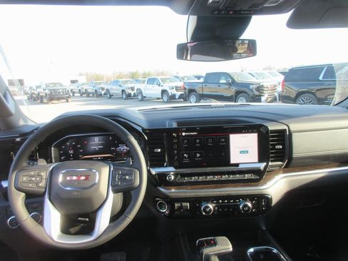 New 2026 GMC Sierra 1500 Elevation image 16
