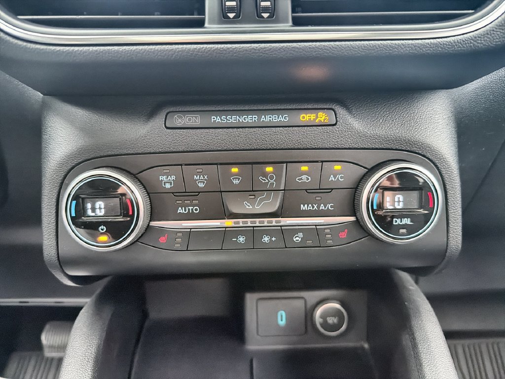 Used 2020 Ford Escape Titanium AWD/4WD image 17