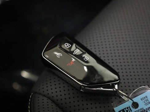 Used 2025 Volkswagen Tiguan SE FWD image 34