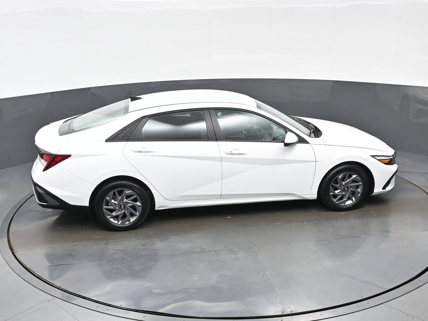 Certified 2024 Hyundai Elantra SEL FWD image 37