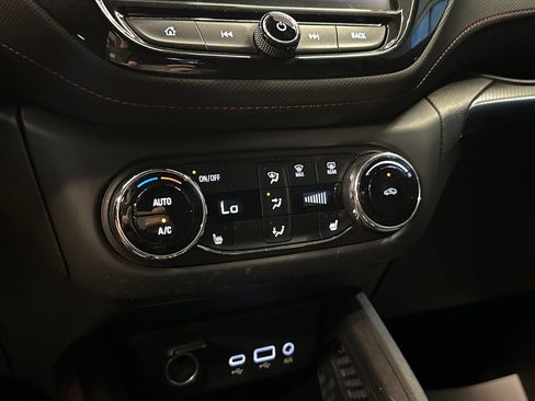 Used 2022 Chevrolet TrailBlazer RS w/ Convenience Package FWD image 15