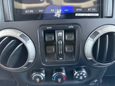 Used 2017 Jeep Wrangler Unlimited Sport AWD/4WD image 14