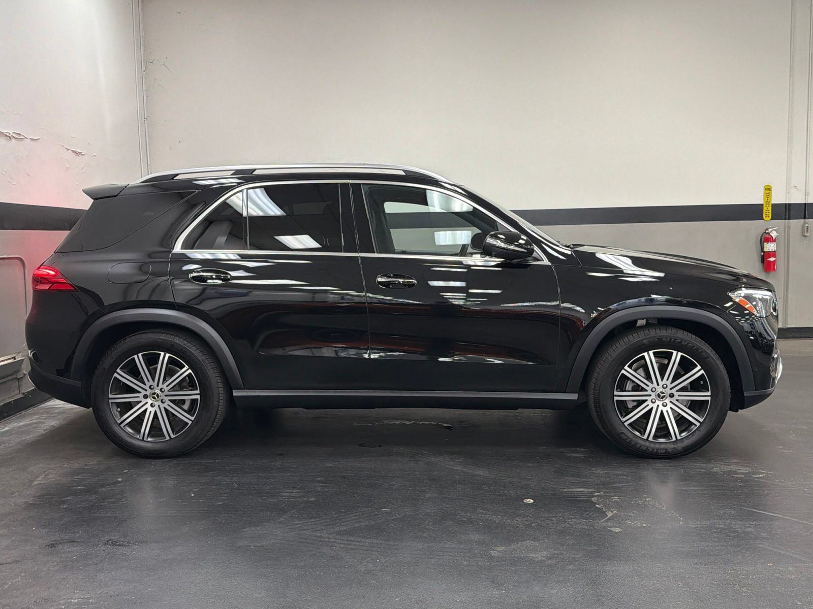 Used 2026 Mercedes-Benz GLE 350 4MATIC image 3