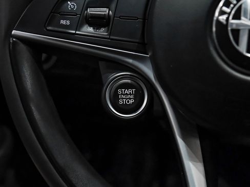 Used 2017 Alfa Romeo Giulia Sprint w/ Cold Weather Package image 22