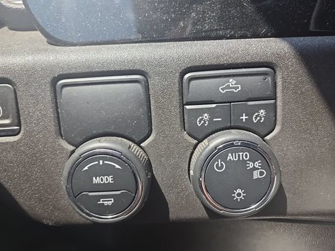 Used 2023 Chevrolet Silverado 1500 LT RWD image 20