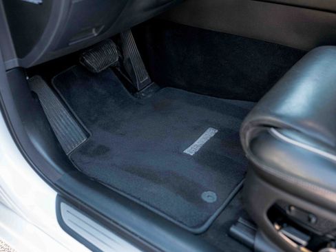 Used 2017 Genesis G90 5.0 Ultimate image 39