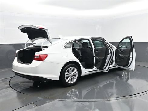 Used 2024 Chevrolet Malibu LT image 29