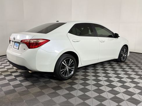 Used 2018 Toyota Corolla LE w/ LE Premium Package w/Moonroof FWD image 7