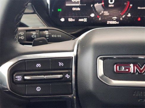 Certified 2025 GMC Acadia Elevation image 17