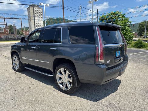 Used 2020 Cadillac Escalade Luxury AWD/4WD image 3