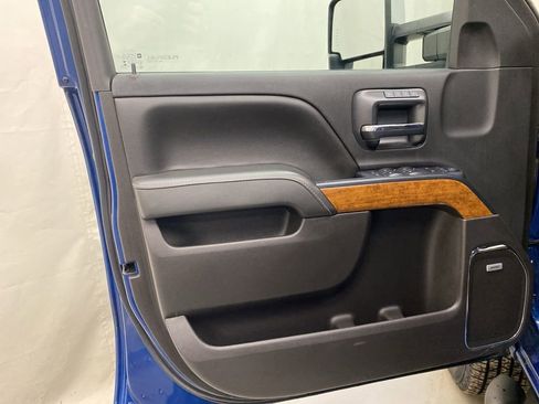 Used 2017 Chevrolet Silverado 3500 High Country image 10