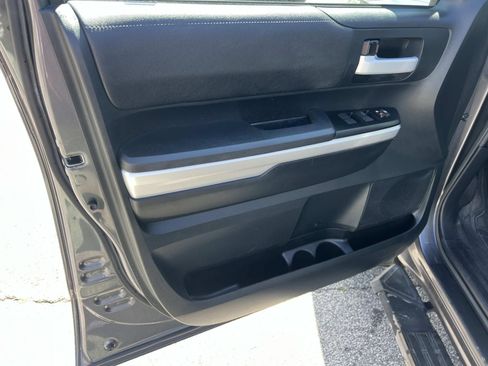 Used 2016 Toyota Tundra SR5 w/ SR5 Upgrade Package image 10
