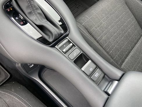 Used 2024 Honda HR-V LX image 39