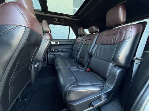 Used 2023 Ford Explorer Platinum w/ Technology Package image 19