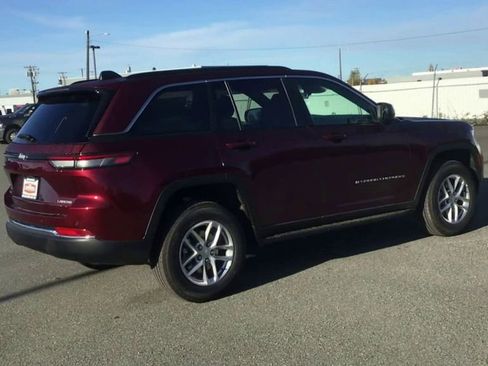 New 2025 Jeep Grand Cherokee Laredo X w/ Luxury Tech Group I image 8