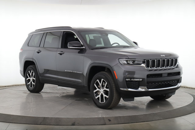 Used 2025 Jeep Grand Cherokee L Limited w/ Trailer Tow Package AWD/4WD image 2