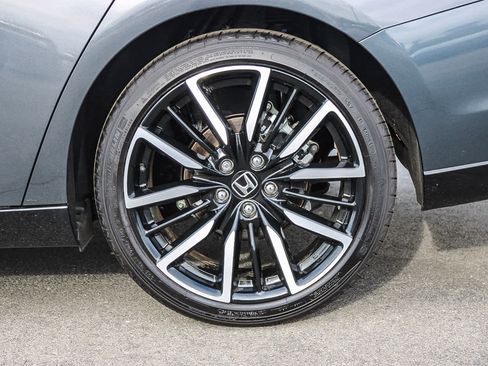 Used 2025 Honda Accord Touring image 10