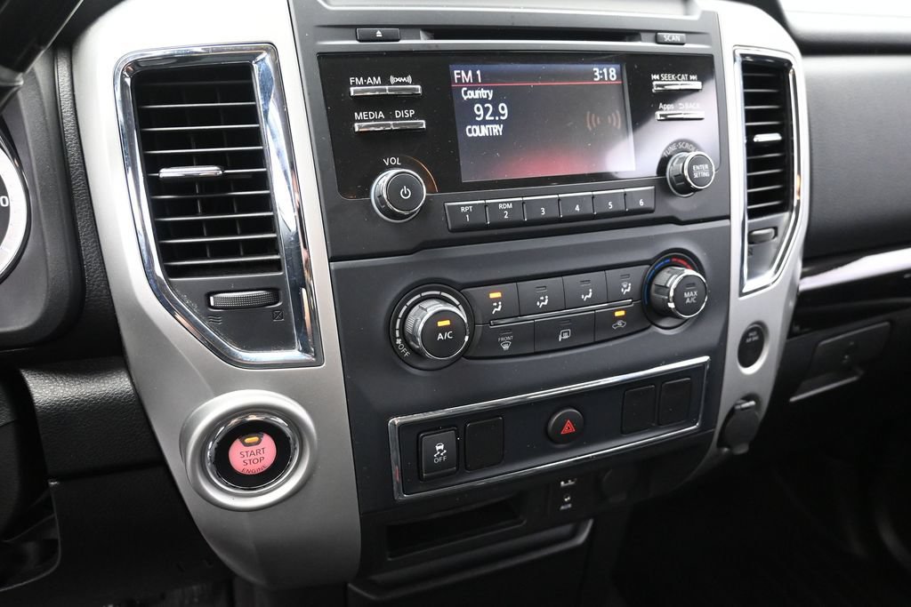 Used 2017 Nissan Titan SV RWD image 21