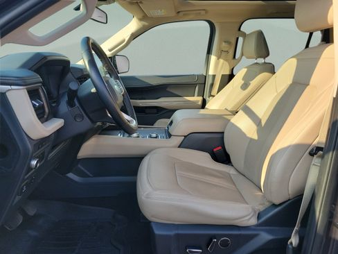 Used 2022 Ford Expedition Max Limited AWD/4WD image 16