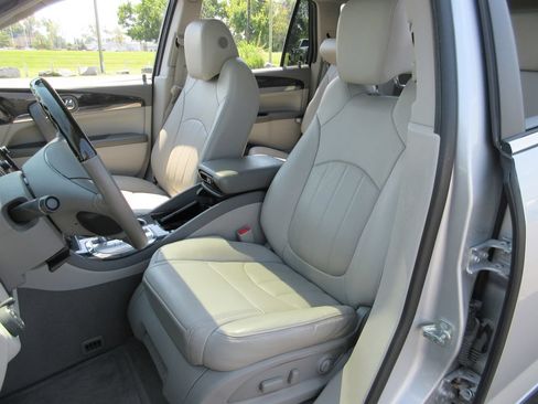 Certified 2017 Buick Enclave Leather FWD image 21