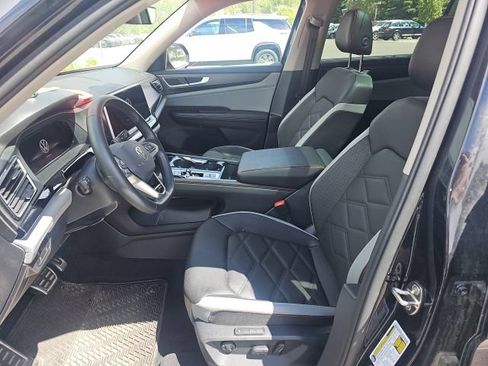 Used 2024 Volkswagen Atlas Peak Edition SEL AWD/4WD image 7