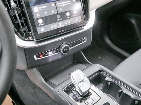 New 2026 Volvo XC90 B6 Core image 14