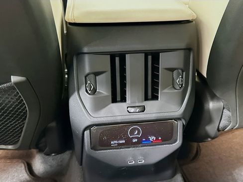 Used 2025 BMW X3 xDrive30i w/ Premium Package AWD/4WD image 18