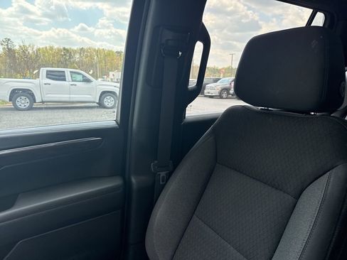 Used 2025 Chevrolet Tahoe LS RWD image 6