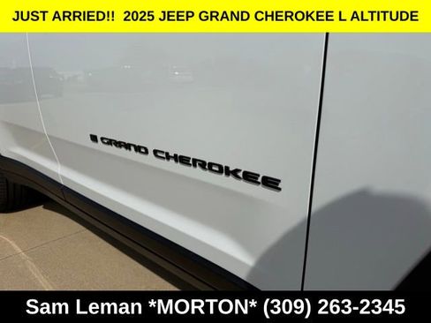 New 2025 Jeep Grand Cherokee L Altitude image 4