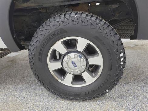 Used 2015 Ford F250 Lariat w/ FX4 Off-Road Package image 5