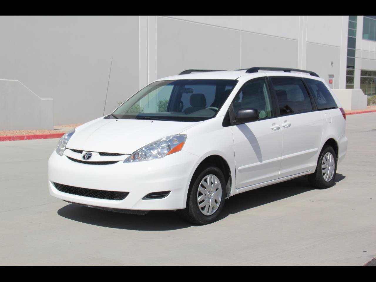 Used 2007 Toyota Sienna CE FWD image 1