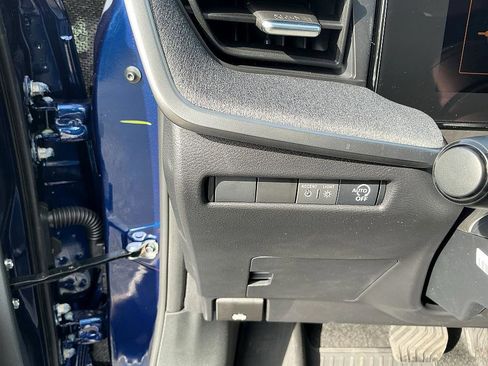 New 2026 Nissan Kicks SV image 13